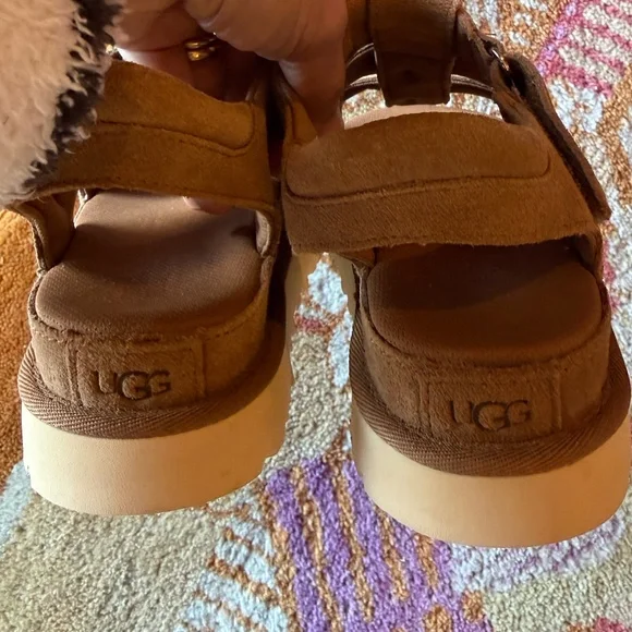 UGG sz 7 womens Goldenstar strap sandal chestnut - Picture 6 of 6